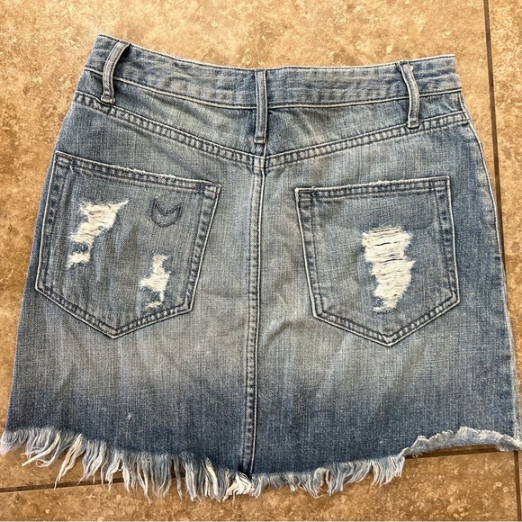 Show Me Your Mumu Blue Distressed Denim Skirt with Frayed Hem Size 26 - Picture 3 of 7